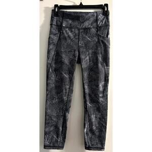 Lululemon - Time to Sweat Crop - Women's Size 6